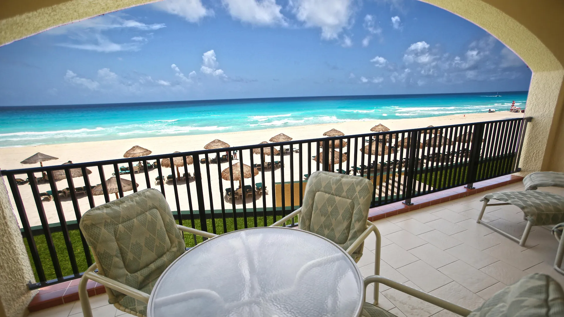 The Royal Islander - An All Suites Resort Cancún