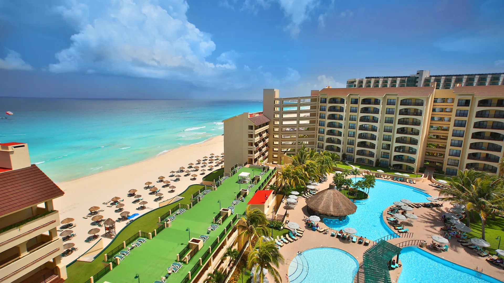 The Royal Islander - An All Suites Resort Cancún