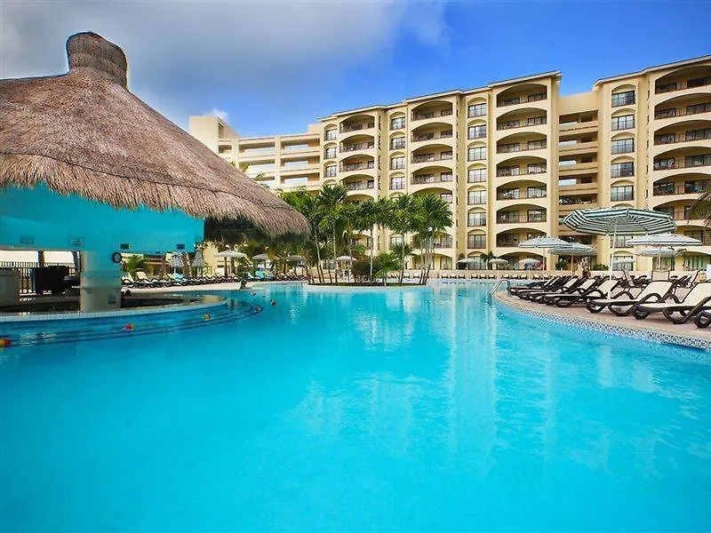 The Royal Islander - An All Suites Resort Cancún