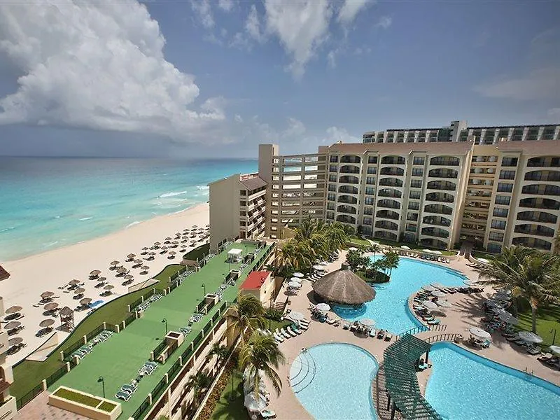 The Royal Islander - An All Suites Resort Cancún