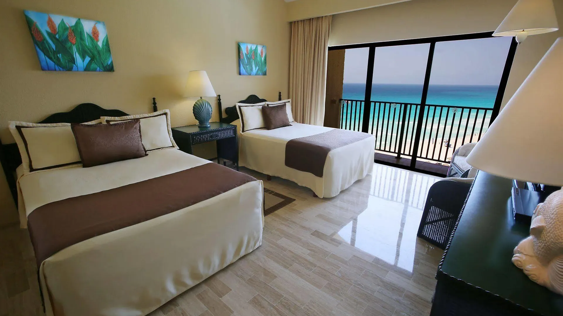 The Royal Islander - An All Suites Resort Cancún