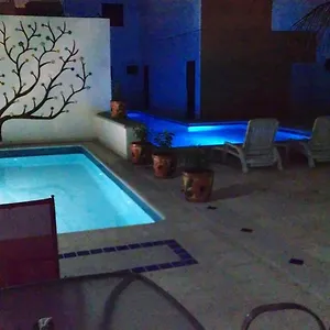 Mexicasa Cancun Hostel אכסניה